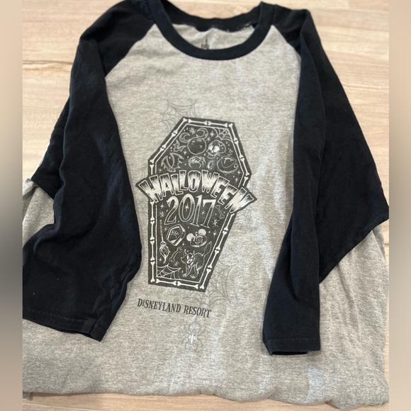 Disney Parks 2017 Halloween 3/4 Sleeve Shirt Size L - Picture 5 of 9